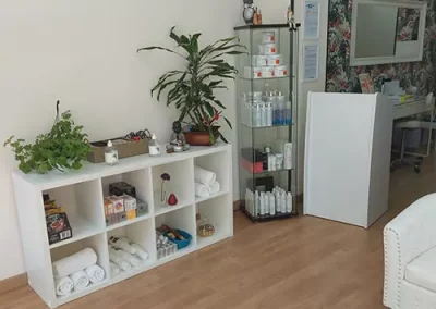 contacto centro estético Madrid, reservar cita estética, estética en Aluche, teléfono centro de belleza.